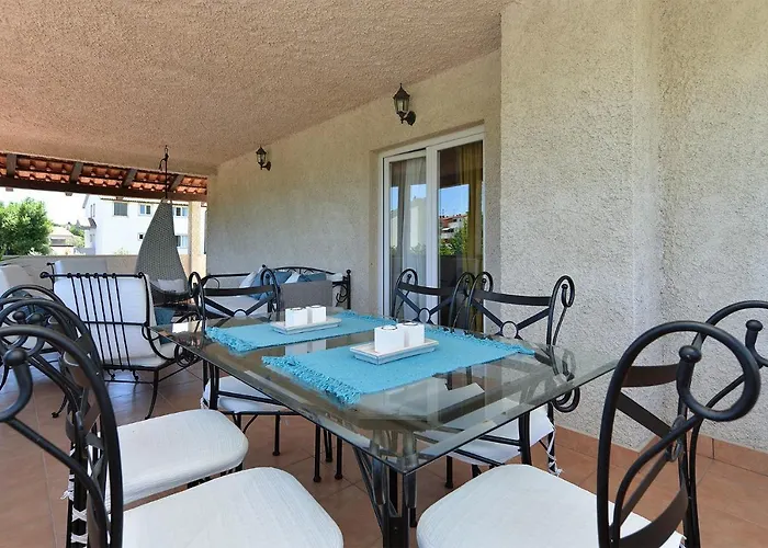 House Vesna 2101 Holiday home Pula