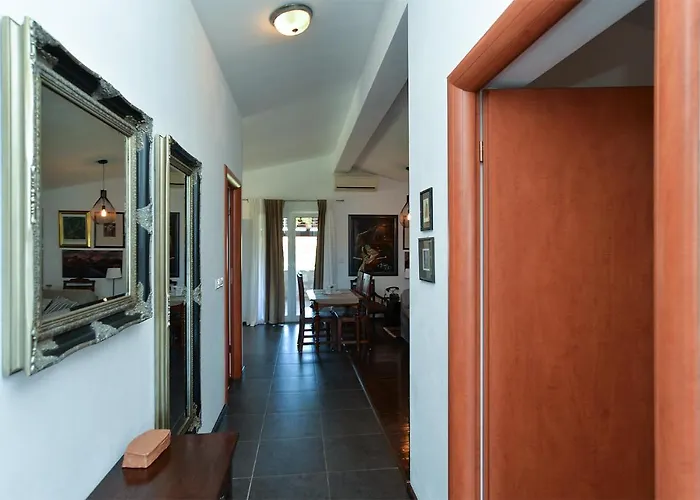 Holiday home House Vesna 2101