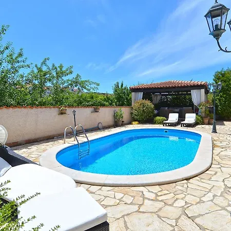 Vakantiehuis House Vesna 2101