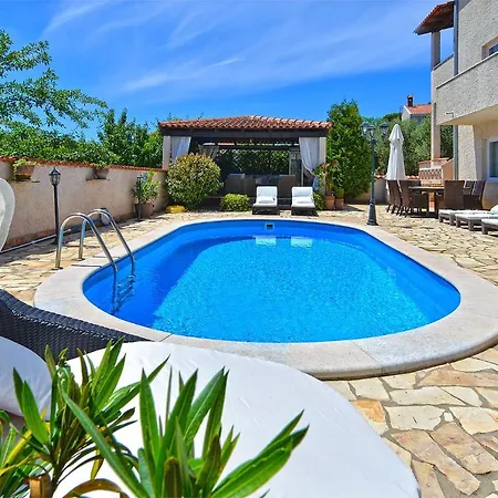 House Vesna 2101