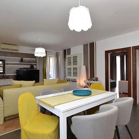 Vakantiehuis House Vesna 2101 *