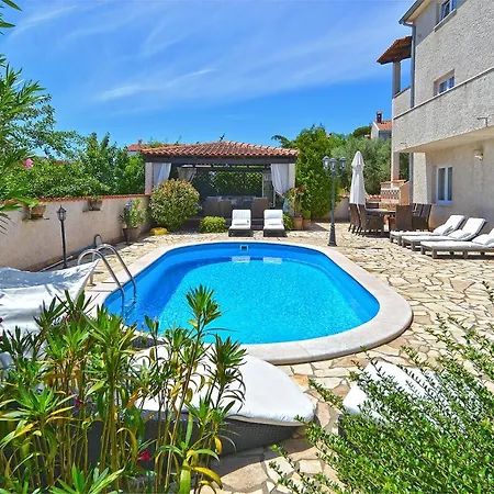 House Vesna 2101 Holiday home *